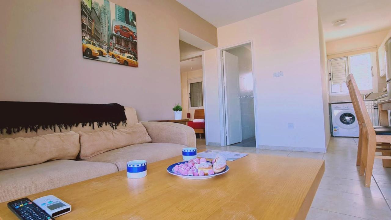 Stay Sunshine Apartment Paralimni Eksteriør billede