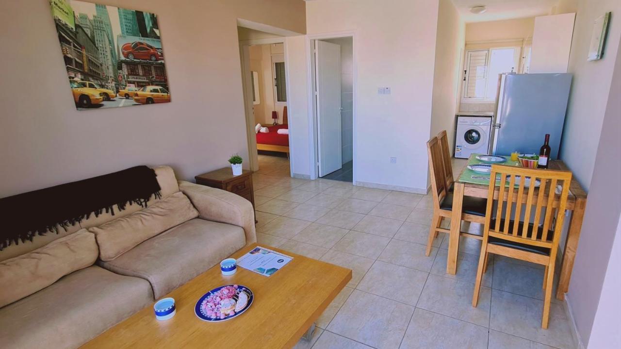 Stay Sunshine Apartment Paralimni Eksteriør billede