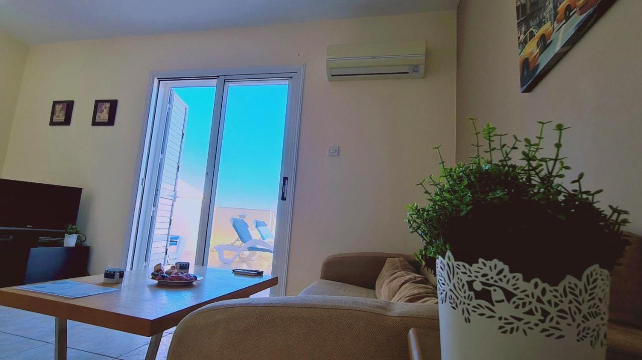 Stay Sunshine Apartment Paralimni Eksteriør billede